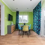Zaciszny Dom Harald - Taras & Ogrod - Wyspa Wolin By Renters *